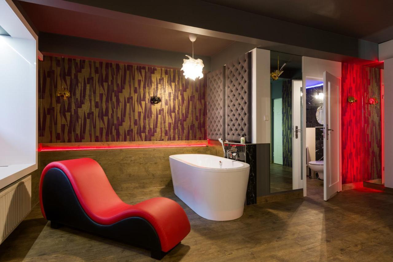 Yourplace Romantic Apartment With Private Patio Krakow Ngoại thất bức ảnh